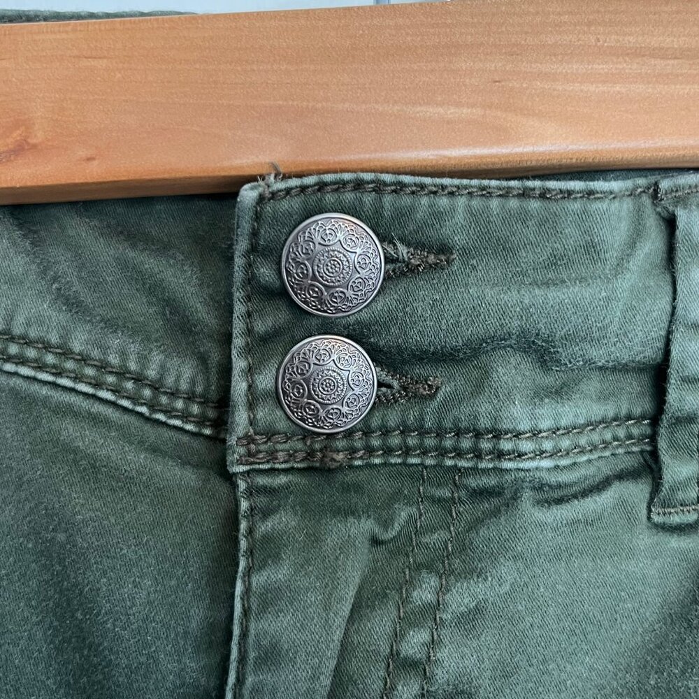 Reitman's. Jean Pants. Green With Pattern Acccent. Size 7. Womens.